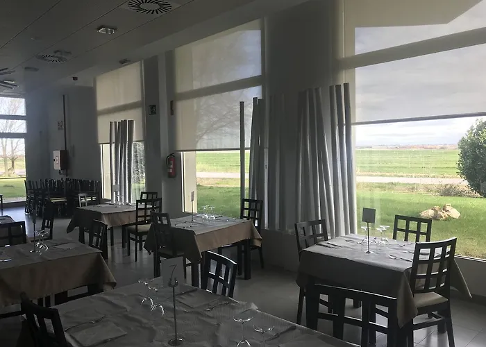 Sekia Hotell Ejea De Los Caballeros